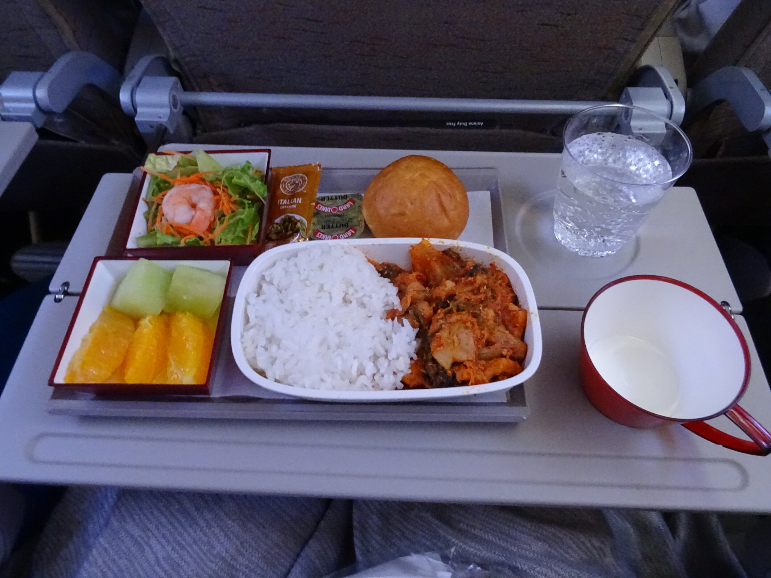 Breakfast/lunch service onboard Asiana Airlines.