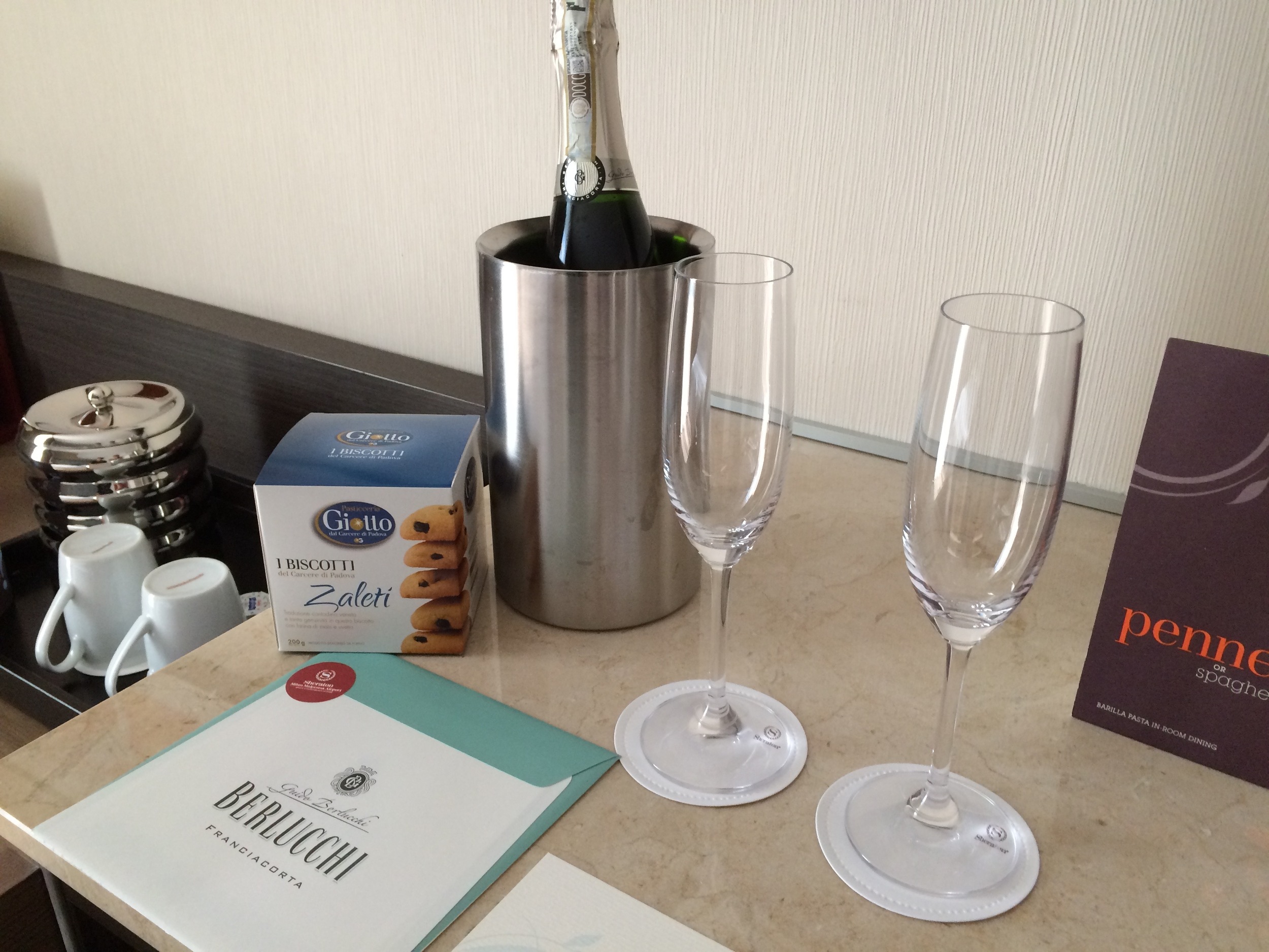 Champagne and Biscotti 